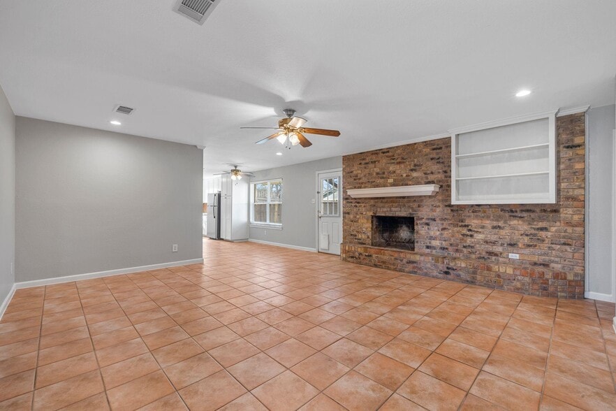 Building Photo - 7209 Janetta Dr