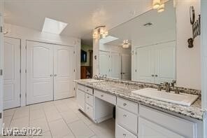 Building Photo - 5945 N El Capitan Way