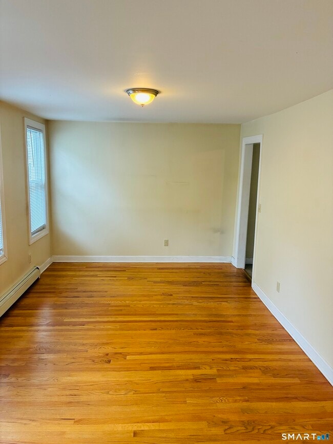 Building Photo - 633 Norwich Rd