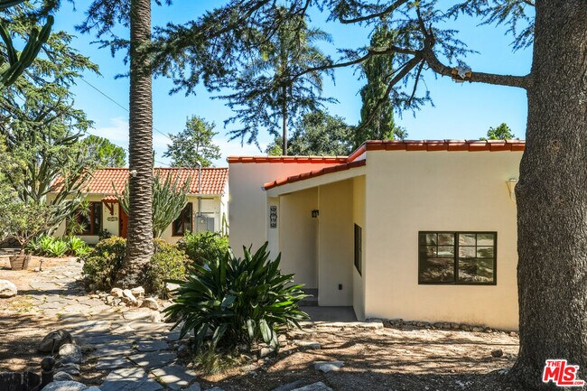 Building Photo - 2912 Frances Ave