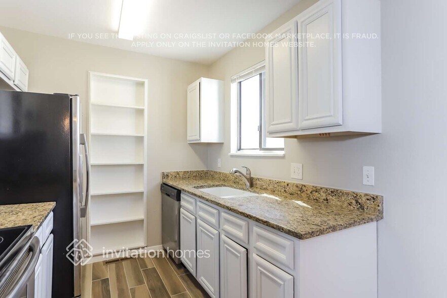 Building Photo - 3993 S Pitkin Way