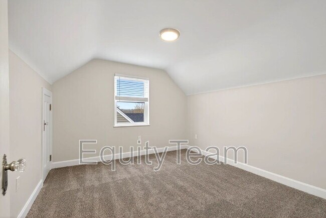 Building Photo - 405 Home Ave