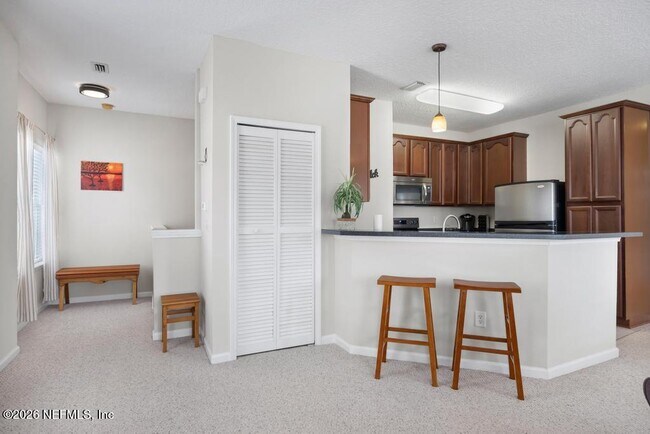 Building Photo - 7157 Deerfoot Cir