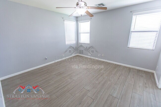 Building Photo - 3068 E Ravenswood Dr