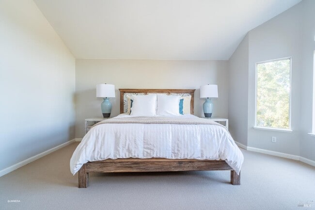 Building Photo - 517 Leafhaven Ln