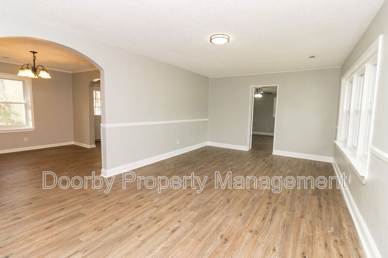 Building Photo - 278 Hollywood Dr