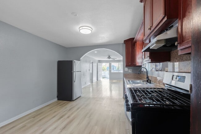 Building Photo - 13359 Filmore St