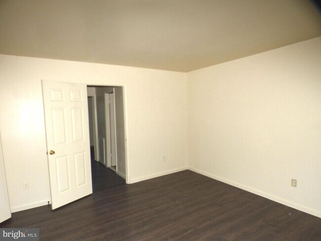 Building Photo - 11816 Oak Manor Dr