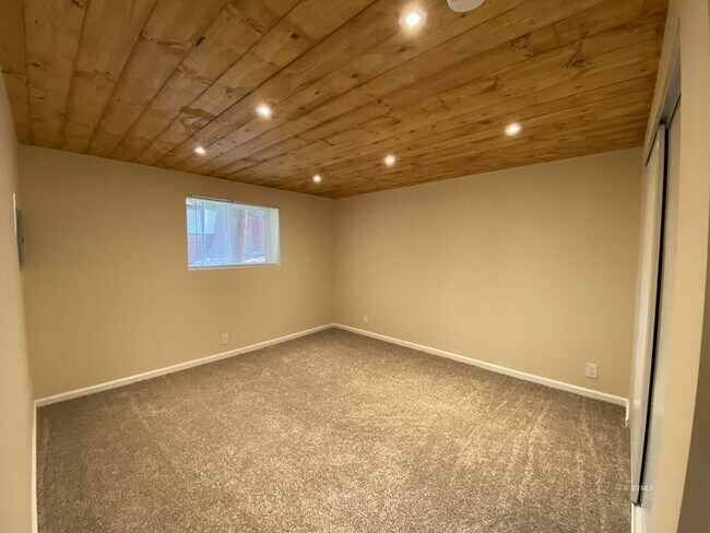 Building Photo - 54141 Pine Crest Ave