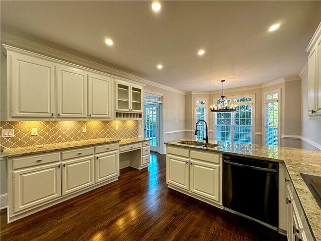 Building Photo - 2660 Coachmans Cir
