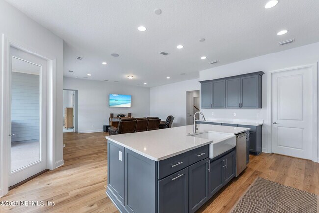Building Photo - 281 Pne Grv Pt