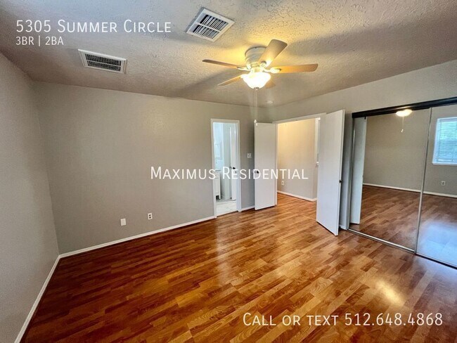 Building Photo - 5305 Summer Cir