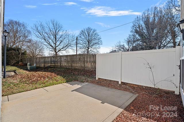 Building Photo - 1965 Charlotte Hwy