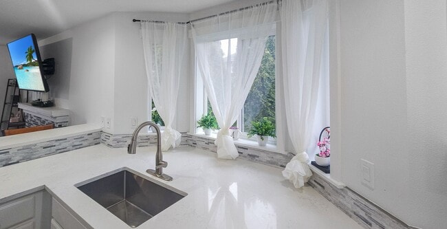 Building Photo - Beautiful 4 bedroom home in Tacoma