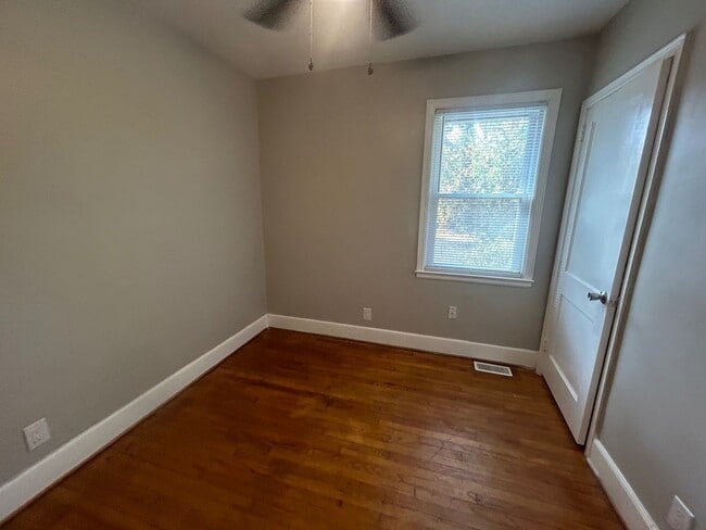 Building Photo - 623 S Beltline Blvd