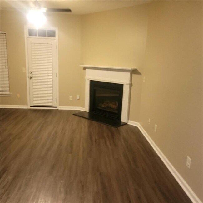 Building Photo - 2127 Dillard Crossing