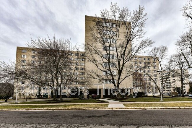 Building Photo - 6621 Wakefield Dr