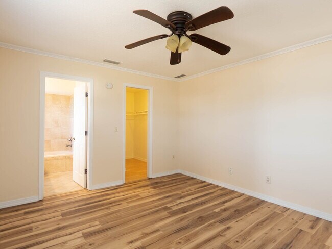 Building Photo - MOVE IN WITH ZERO DEPOSIT - UPDATED 3 BEDROOM HOME IN VENICE