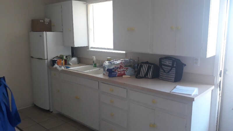 Building Photo - 2611 6th Ave