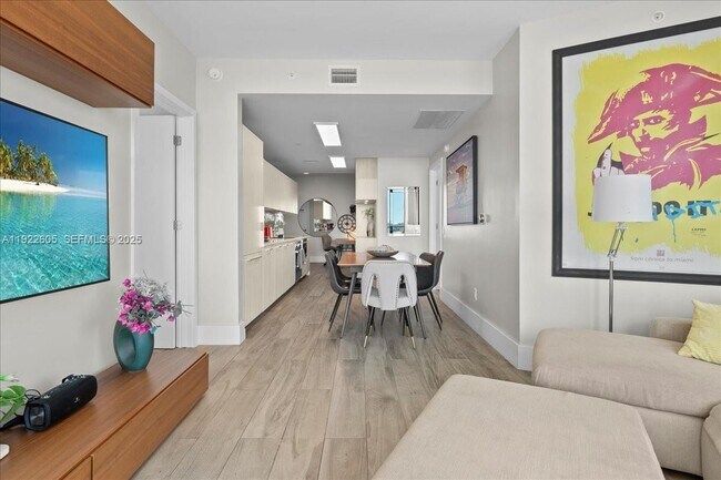 Building Photo - 501 NE 31st St