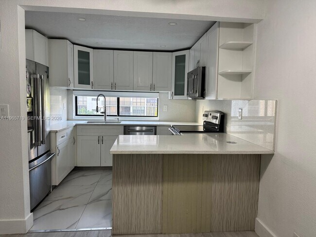 Building Photo - 17021 N Bay Rd