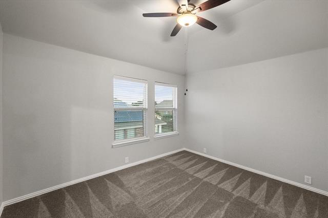 Building Photo - 4802 Oakview Dr