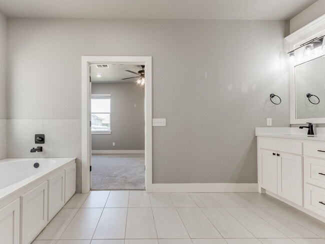 Building Photo - 3212 Hayven Cir