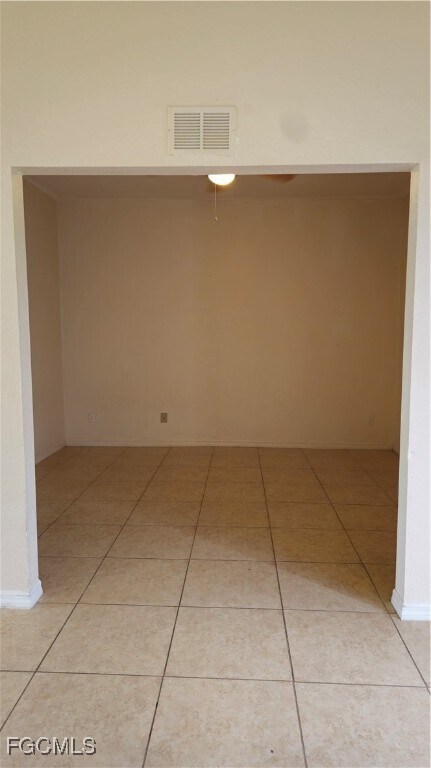 Building Photo - 2218 Putter Ln