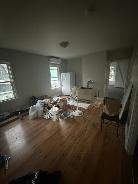 Primary Photo - 119 Division St
