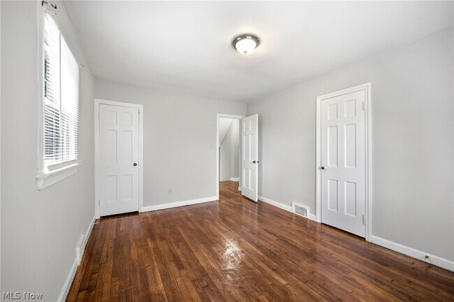 Building Photo - 3889 Grenville Rd