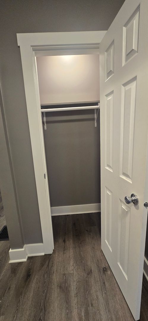 Building Photo - 1590 W. Waggoner-- 2 bed, 1 bath