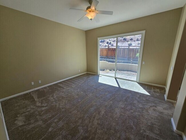 Building Photo - Spacious Modern Home in Spanish Springs