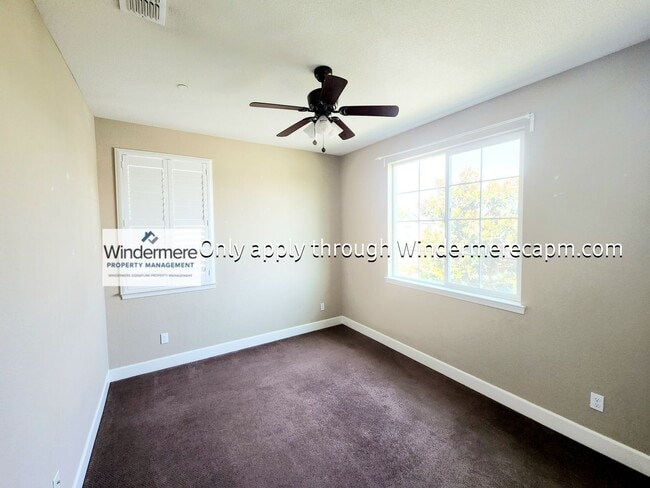Building Photo - Gorgeous 3BR/3BA Roseville Rental Home