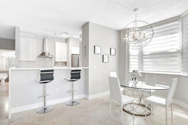 Building Photo - 3606 S Ocean Blvd