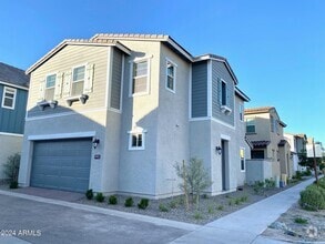 Building Photo - 9912 E Tamery Ave