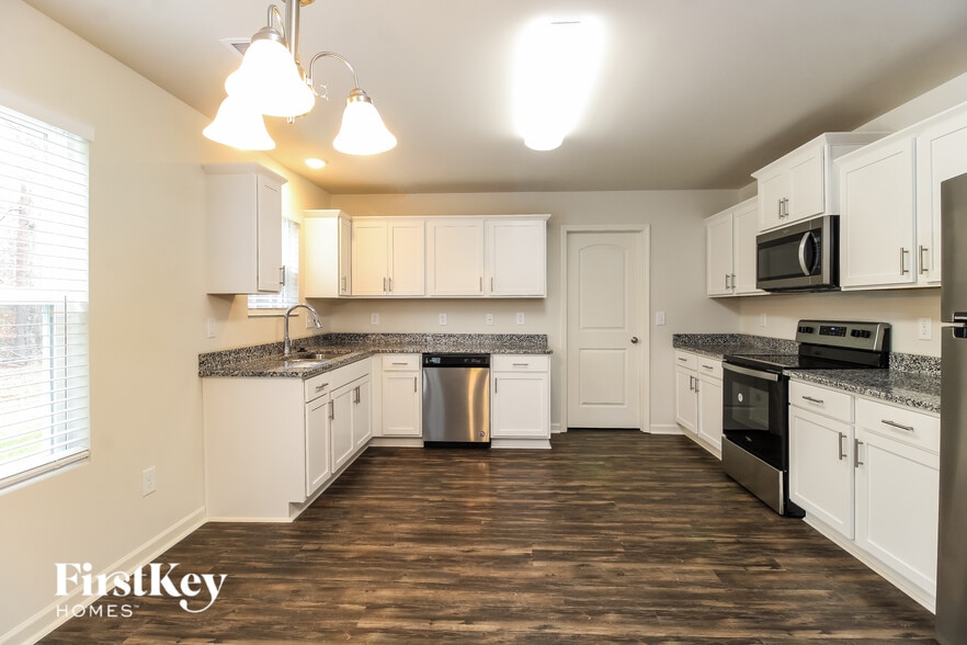 Building Photo - 1618 Dodson St