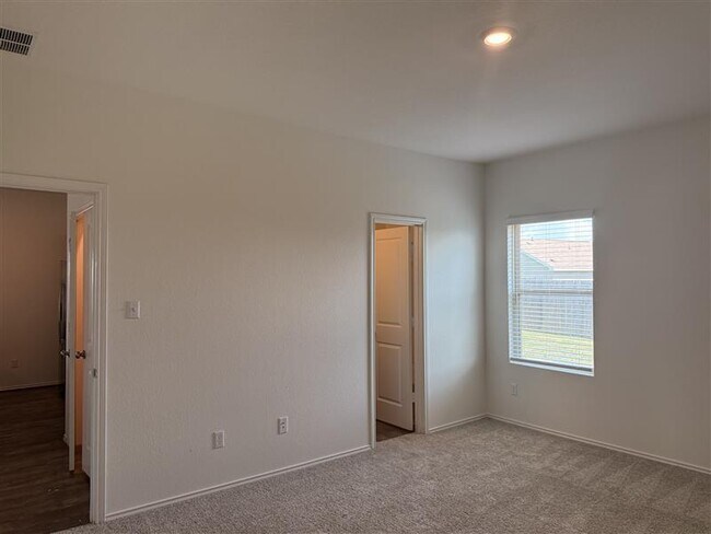 Building Photo - 408 Roper St