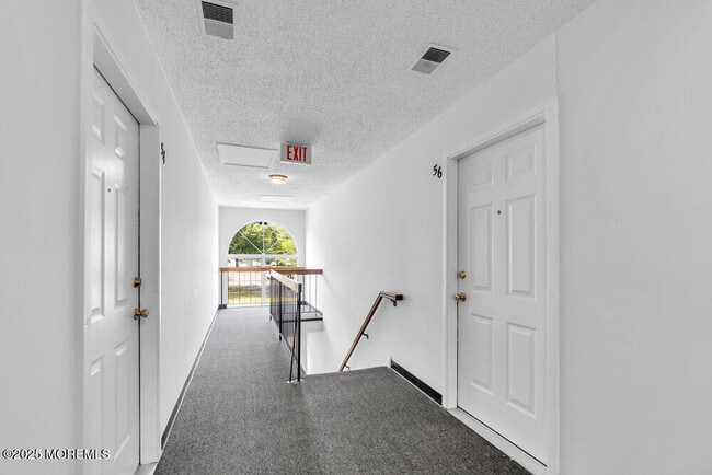 Building Photo - 56 Diane Dr