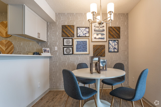 1BR, 1BA - 699 SF - Alvista Trailside Apartments