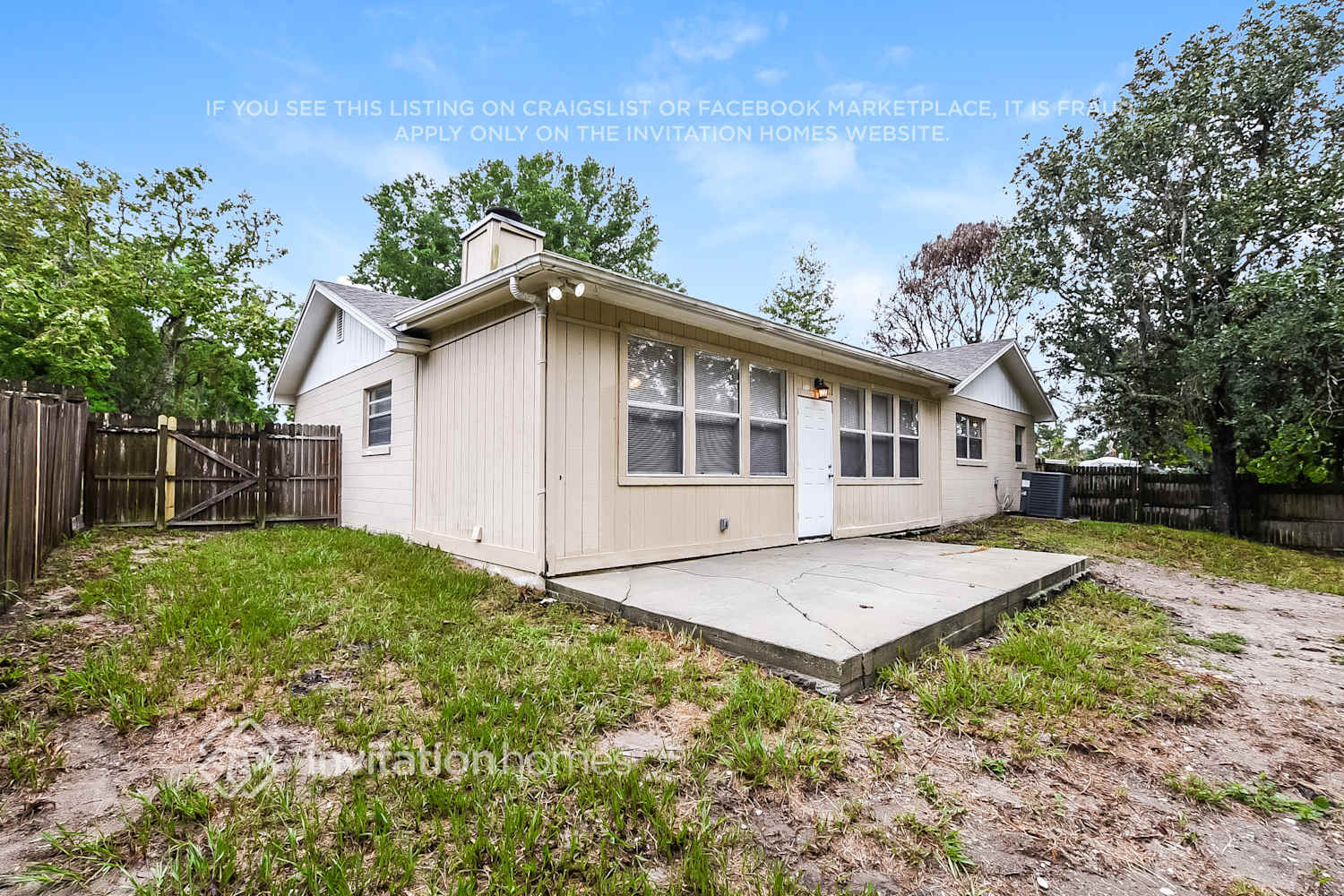 Building Photo - 2843 Bermuda Ave N