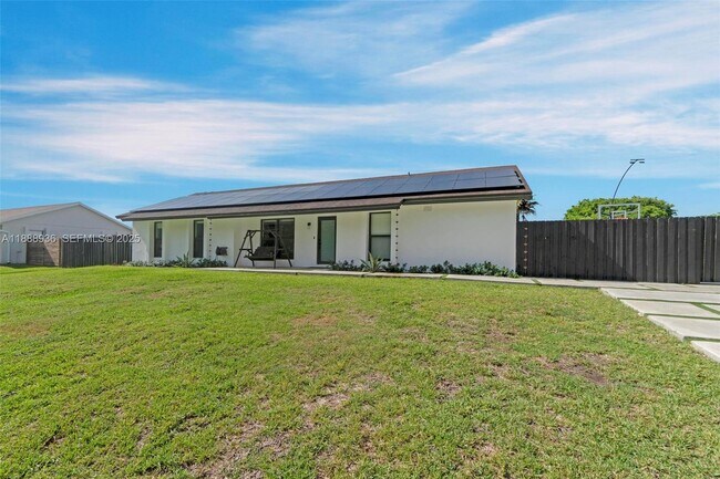 Building Photo - 8840 SW 181st Terrace