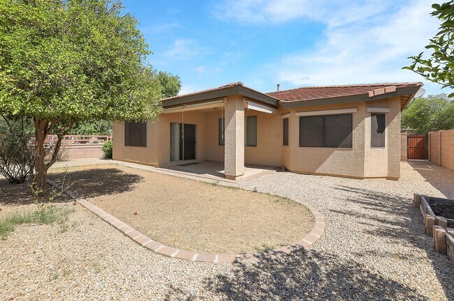 Building Photo - 18631 E Swan Dr
