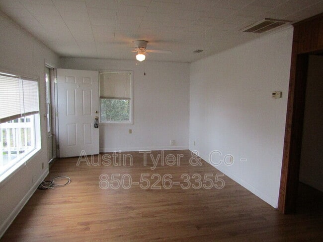 Building Photo - 2835 Baker Ave