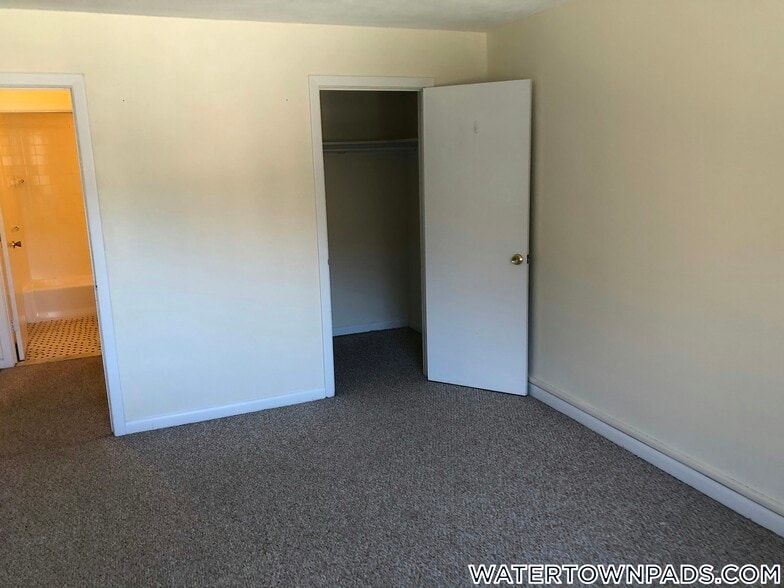 Building Photo - 245 Main St