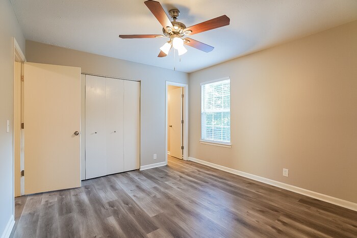 Building Photo - 1320 Lyndsey Ridge Dr