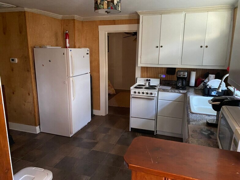 Building Photo - 1149 Pen Park Rd