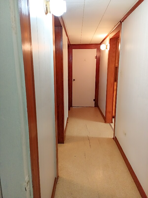 Building Photo - 915 E Ash St