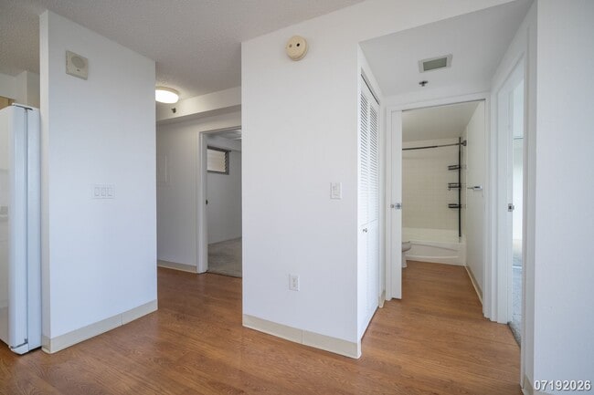 Building Photo - $2,500 / 2br - 2 BED 1 BATH CONDO IN PLANTATION TOWN APTS