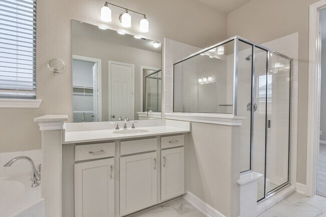 Building Photo - 27124 Regal Scott Dr