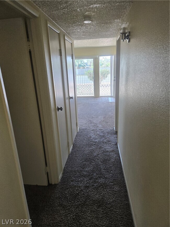 Building Photo - 1388 E Desert Inn Rd